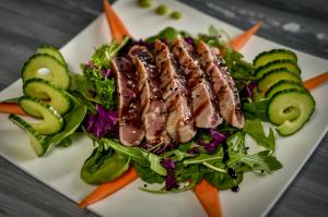 bluegryphon_crew-3 food